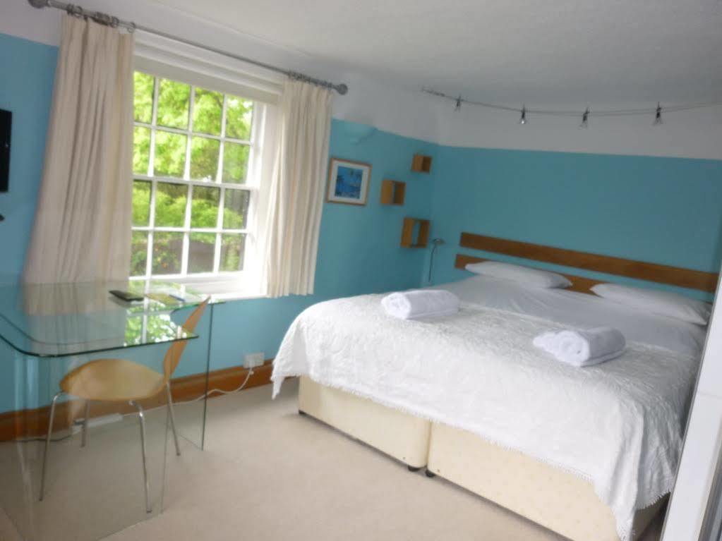 The White House Bed & Breakfast Takeley Bagian luar foto