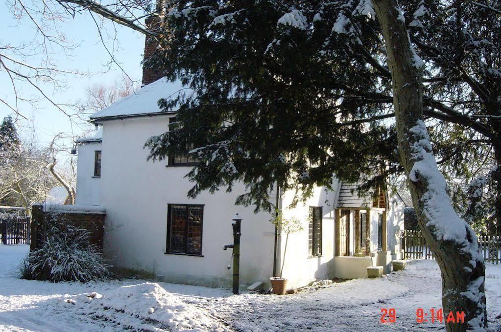 The White House Bed & Breakfast Takeley Bagian luar foto