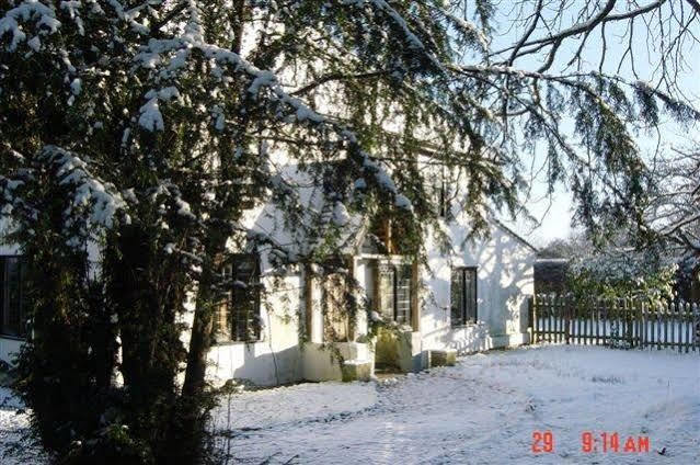 The White House Bed & Breakfast Takeley Bagian luar foto